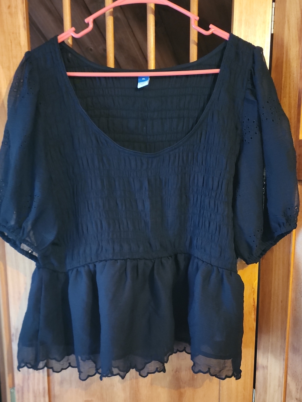 Old Navy Black Scoop Neck Cropped Blouse